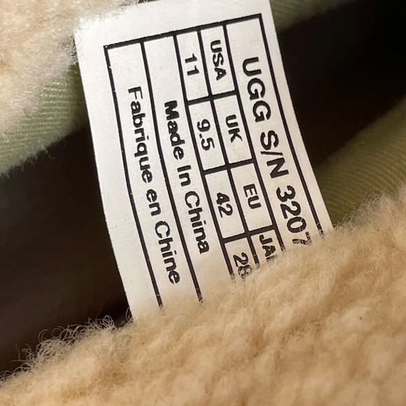 UGG Lynnea Leather Shearling Boot Studded Chunky Wooden Heel Moto Sz 11 Western - Picture 14 of 14